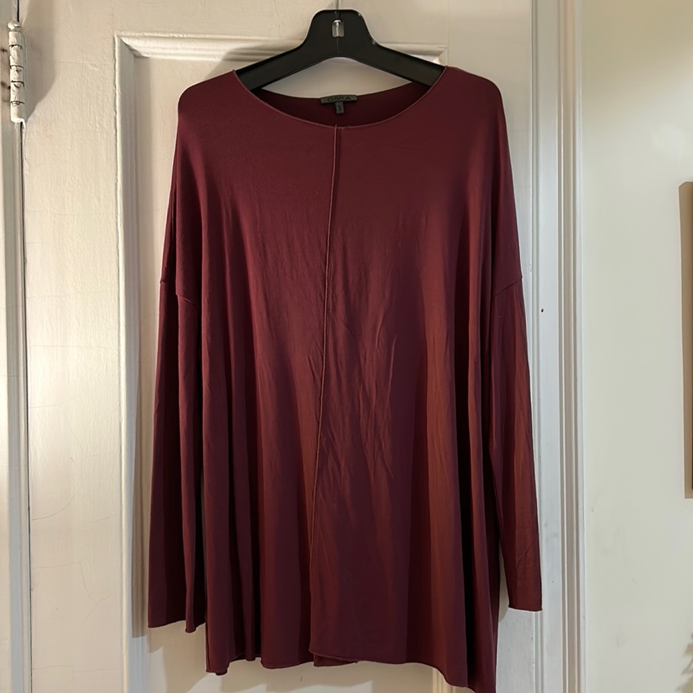 Oska berry colored fine jersey knit top
